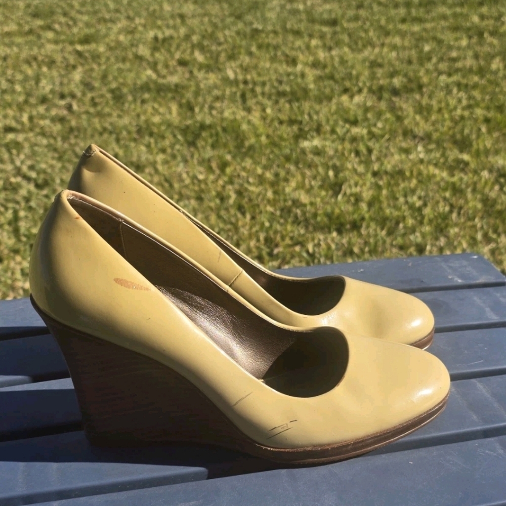 Cole Haan Margot 75 Wedge Heels  II Nougat Sz 7.5B Patent Leather Flaw